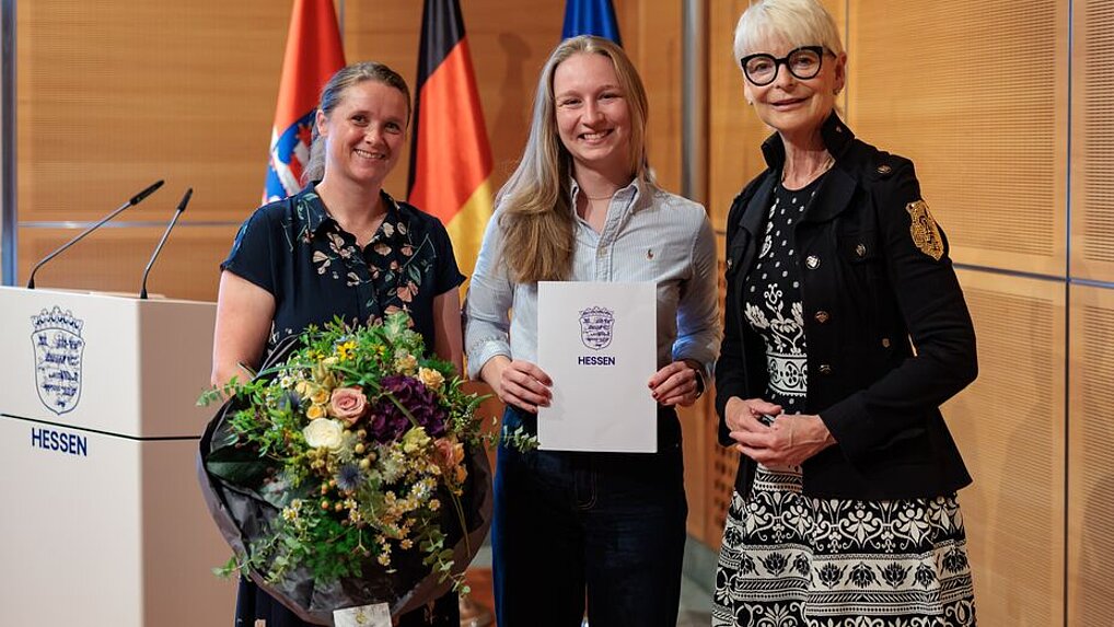Jennifer Langer erhält das Stipendium durch ihr lanjähriges Engagement im Rudern beim RVFG Kassel e.V. 