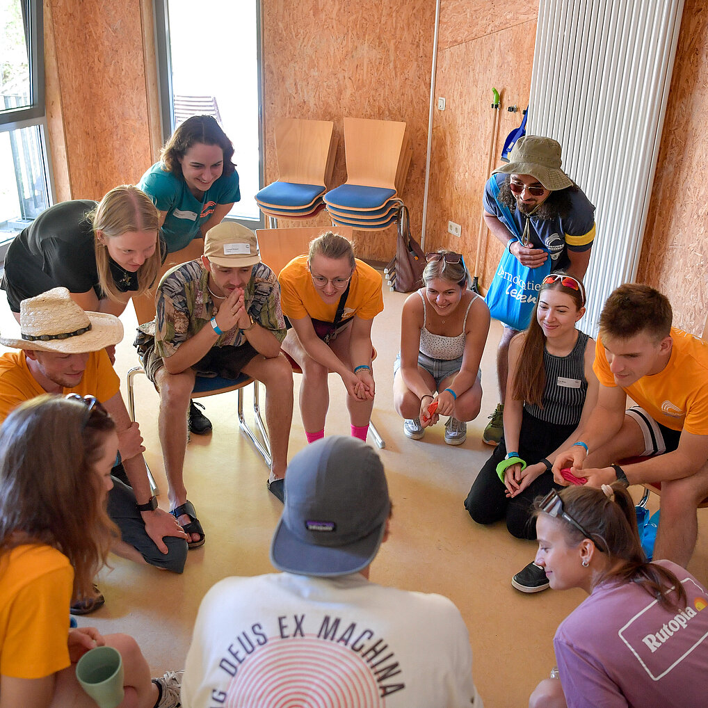 2025_06_14_Stuhlkrei_im_Seminarraum